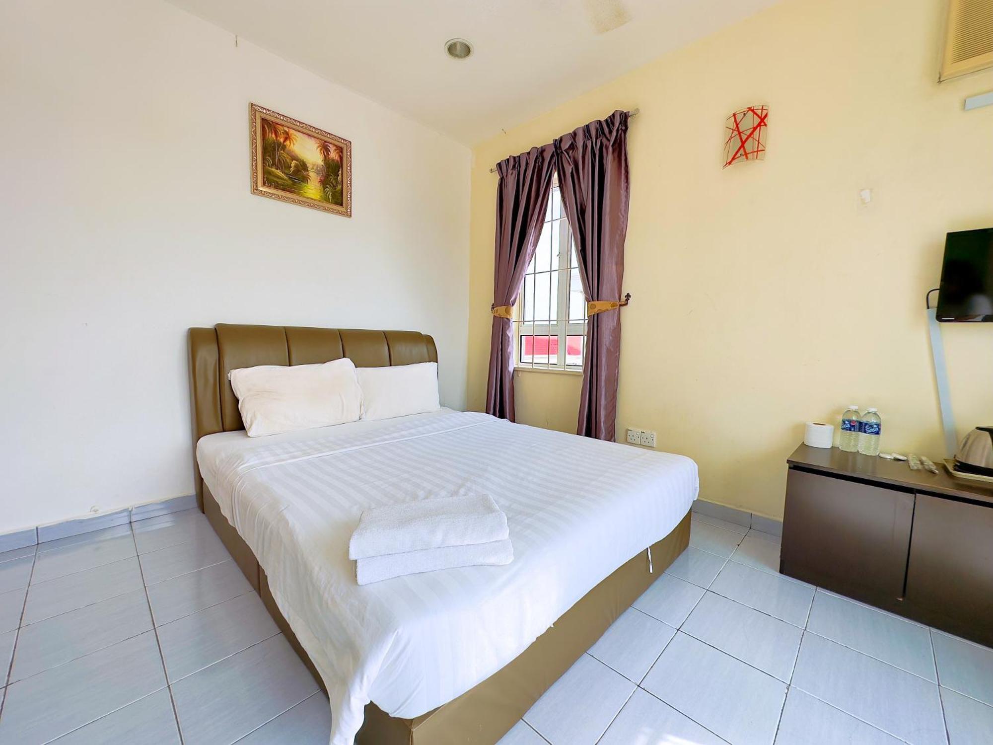 Borneo Hotel 2*